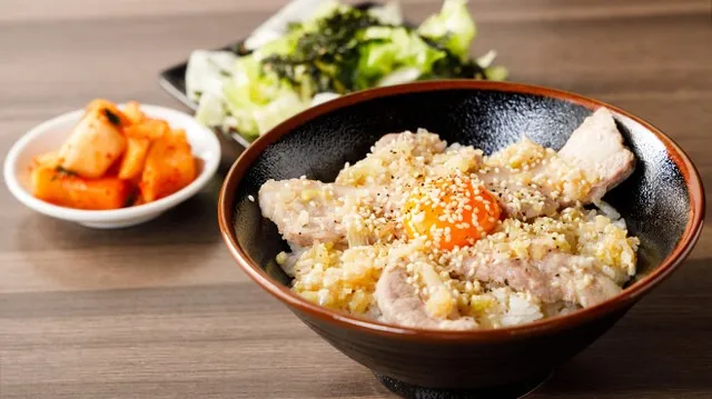 瑞穂豚カルビ丼